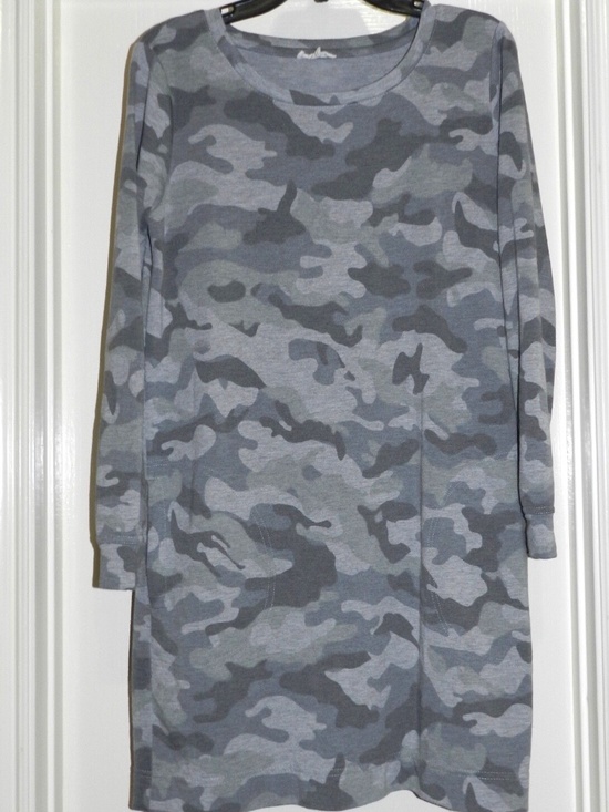 Jane and Delancey Dresses & Skirts - Jane and Delaney Sweatshirt Dress Camo M